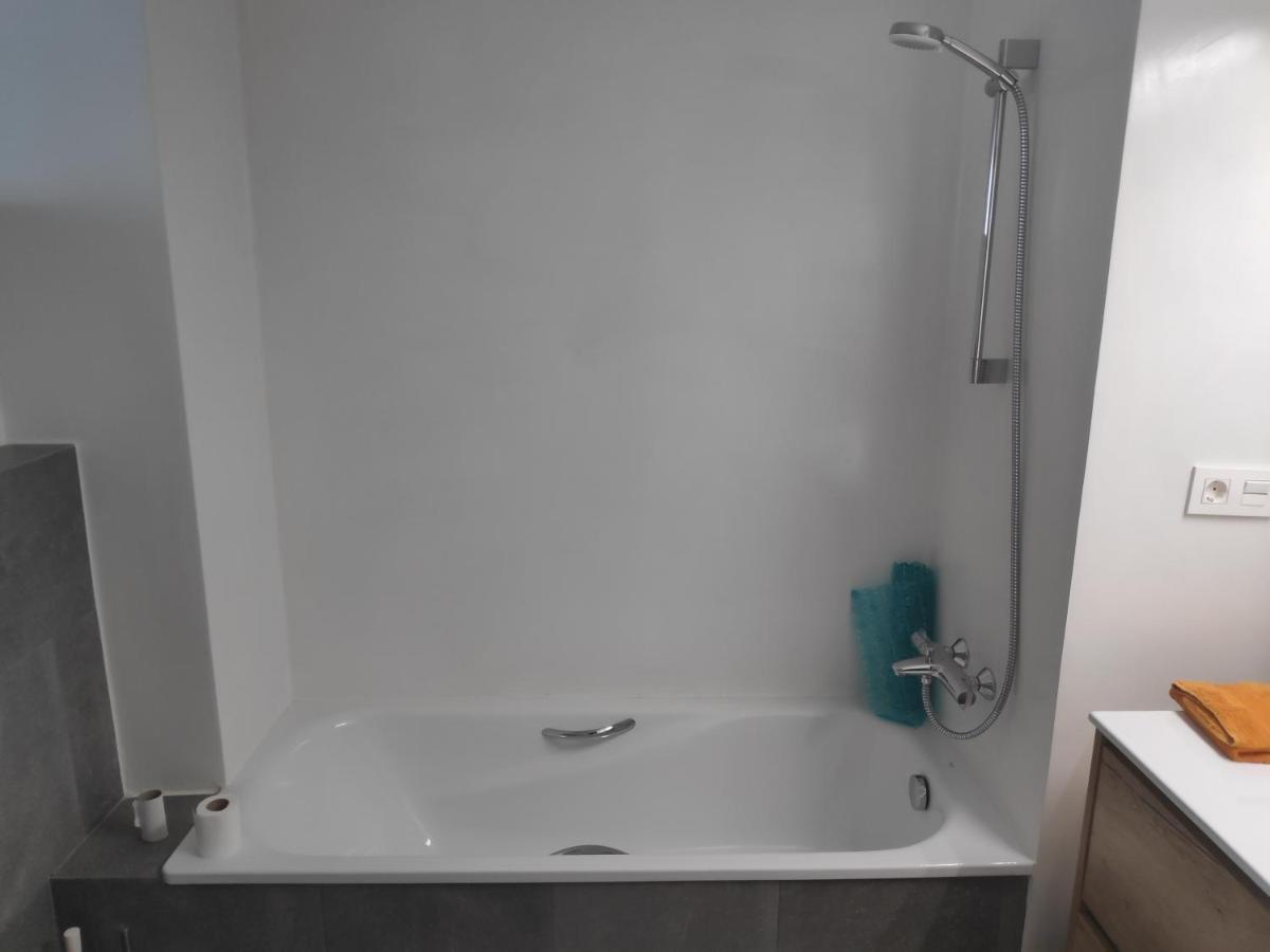 Apartment Close To The Beach With Free Parking Badalona Zewnętrze zdjęcie