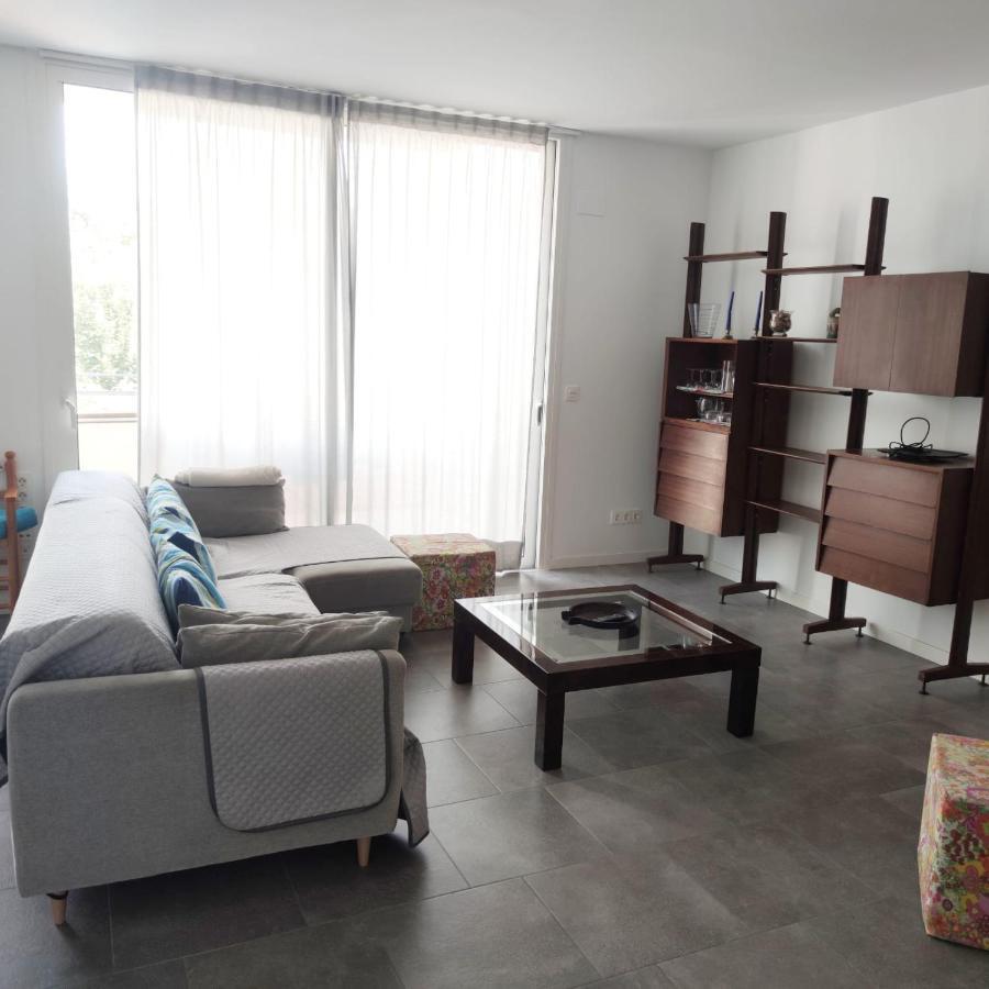 Apartment Close To The Beach With Free Parking Badalona Zewnętrze zdjęcie