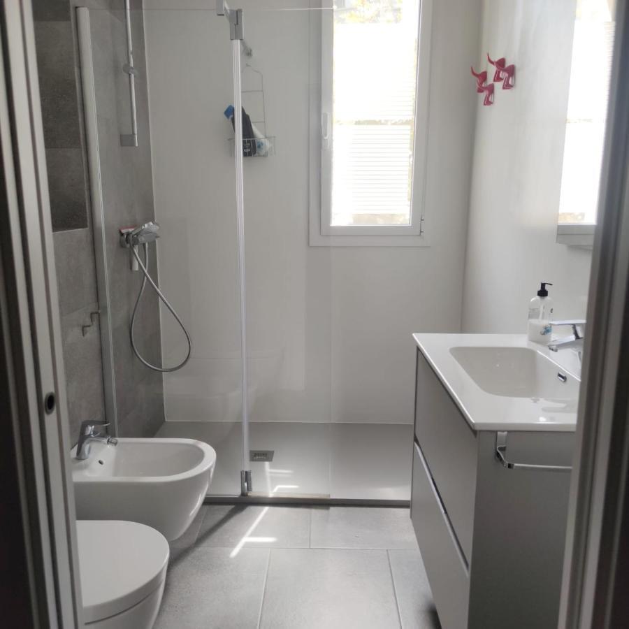 Apartment Close To The Beach With Free Parking Badalona Zewnętrze zdjęcie